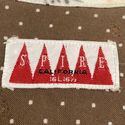 画像2: 50's ”SPIRE　CALIFORNIA"　FRONT PANNEL　切り替えし　BROWN × WHITE　PIN DOT　PRINTED　SHORT SLEEVE　RAYON SHIRTS　SIZE：L　very good design !!