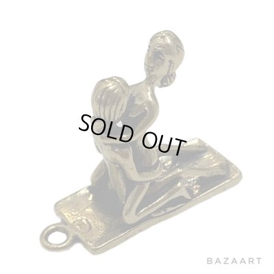 画像1: 70's DEAD STOCK　BRASS　SEX motif　PENDANT TOP　座位