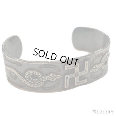 画像2: -30's "NAVAJO"　3　卍（SWASTIKA)　, 2　SNAKES　AND　ARROW　COIN　SILVER　BANGLE　SUPER SPACIAL !!