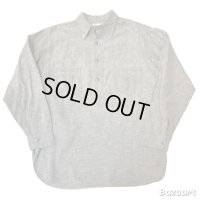 -30's "IDEAL　SHIRT　CO.” 　PULL OVER　GRAY　COTTON　FLANNEL　SHIRTS　WITH　CHIN STRAP　AND　METAL BUTTON　SPECIAL !!　good condition !!　good size !!