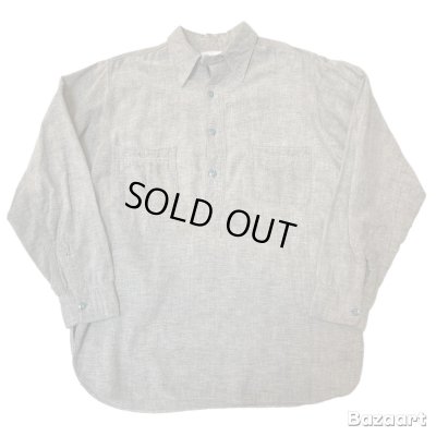 画像1: -30's "IDEAL　SHIRT　CO.” 　PULL OVER　GRAY　COTTON　FLANNEL　SHIRTS　WITH　CHIN STRAP　AND　METAL BUTTON　SPECIAL !!　good condition !!　good size !!