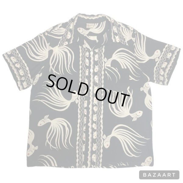 画像1: 50's　"CATALINA"　BLACK　「Japanese　Fighting　Fish」　 RAYON　 HAWAIIAN　SHIRTS　SIZE：L　ON BOOK !!　special !! (1)