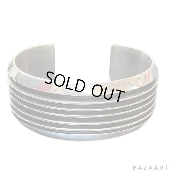 画像1: OLD　”NAVAJO”　”TOM HAWK”　「6 LINE BANGLE」　STERLING SILVER (1)
